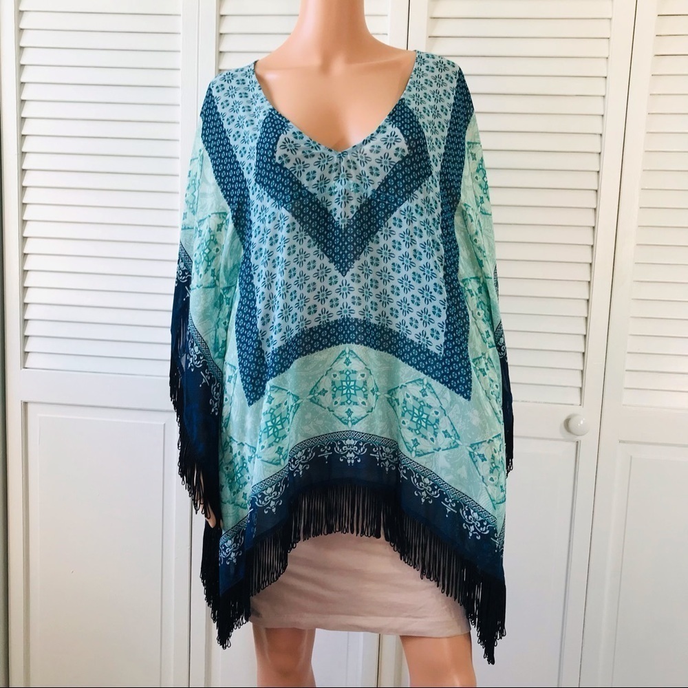 CHICO’S Blue V-Neck Semi Sheer Short Sleeve Fringe Poncho Blouse Size Small